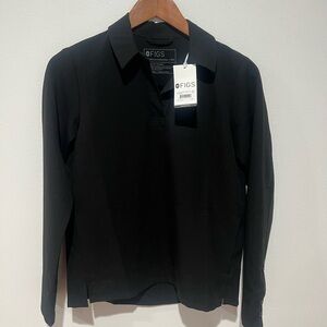 NWT! Figs scrub longsleeve black collared top!